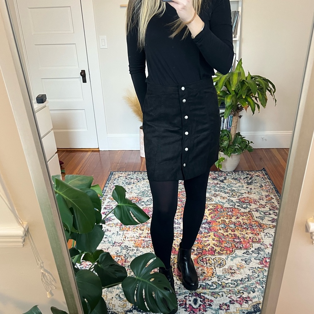 H&M // Suede Black Skirt